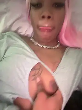 Snapshot of gglloww chatting on 12/17/25, 08:04 gglloww online show from 12/17/25, 08:04