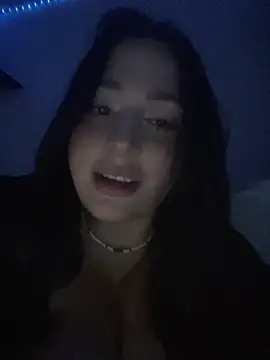 Snapshot of pudizinhaa_ chatting on 04/10/26, 04:28 pudizinhaa online show from 04/10/26, 04:28