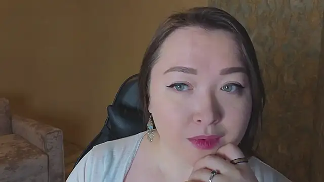 DianaLure online show from 12/17/25, 01:33