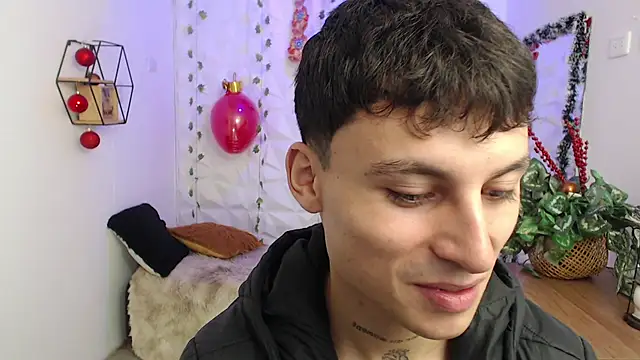 Snapshot of Noah_Vera chatting on 12/16/25, 03:44 Noah Vera online show from 12/16/25, 03:44