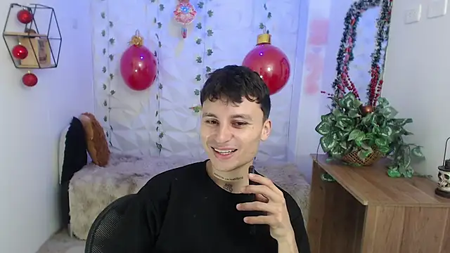 Snapshot of Noah_Vera chatting on 12/18/25, 03:56 Noah Vera online show from 12/18/25, 03:56