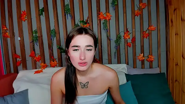 Snapshot of Evis_Dailyy chatting on 12/17/25, 01:00 Evis Dailyy online show from 12/17/25, 01:00