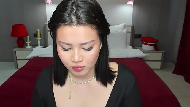 Brunette Charm online show from 04/27/26, 11:19
