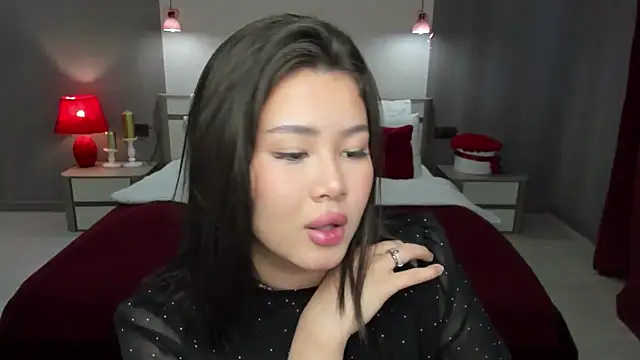 Brunette Charm online show from 05/10/26, 11:48