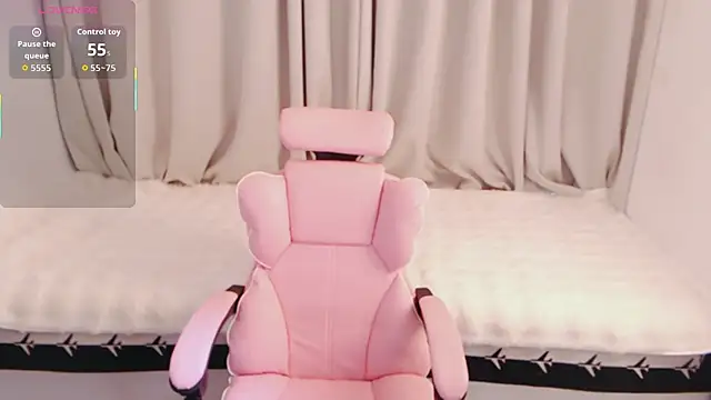 Snapshot of Emma-968 chatting on 01/06/26, 07:45 Emma-968 online show from 01/06/26, 07:45