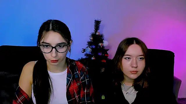 Snapshot of mila_firee chatting on 12/16/25, 12:10 mila firee online show from 12/16/25, 12:10