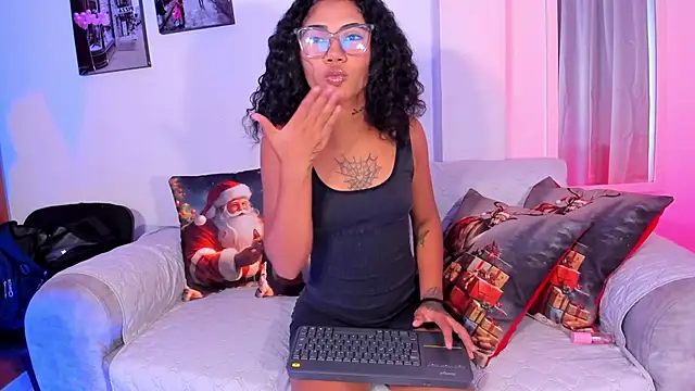 Snapshot of Paulete__W chatting on 12/15/25, 01:15 Paulete W online show from 12/15/25, 01:15