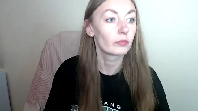 LiaSeass  online show from 05/10/26, 11:59