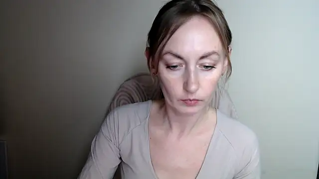 Snapshot of LiaSeass_ chatting on 06/06/26, 12:43 LiaSeass online show from 06/06/26, 12:43