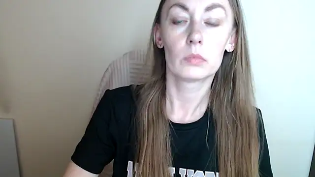 Snapshot of LiaSeass_ chatting on 06/10/26, 12:15 LiaSeass online show from 06/10/26, 12:15