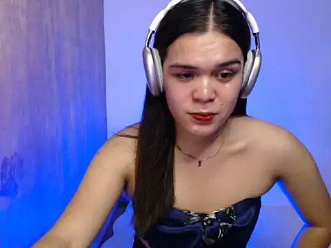 Snapshot of stripyapril chatting on 06/27/26, 12:22 stripyapril online show from 06/27/26, 12:22
