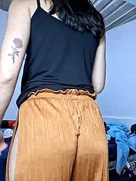 Snapshot of Yelena_77 chatting on 02/15/26, 02:14 Yelena 77 online show from 02/15/26, 02:14