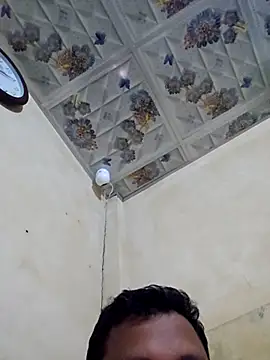 Snapshot of SHARIF12123 chatting on 12/20/25, 01:29 SHARIF12123 online show from 12/20/25, 01:29