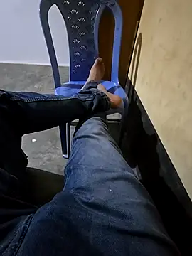 Snapshot of SHARIF12123 chatting on 02/15/26, 04:58 SHARIF12123 online show from 02/15/26, 04:58