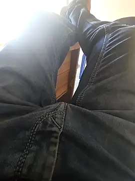 Snapshot of SHARIF12123 chatting on 02/18/26, 08:32 SHARIF12123 online show from 02/18/26, 08:32