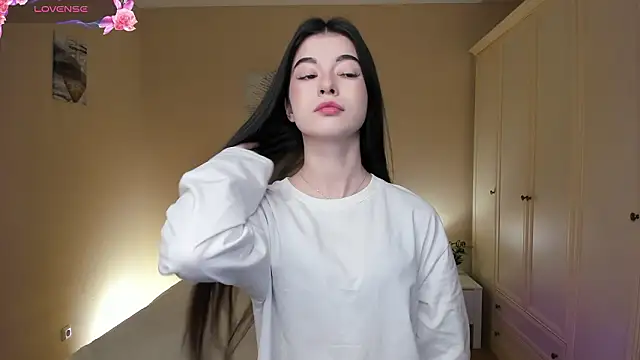 Snapshot of LisaColee chatting on 02/23/26, 07:22 LisaColee online show from 02/23/26, 07:22