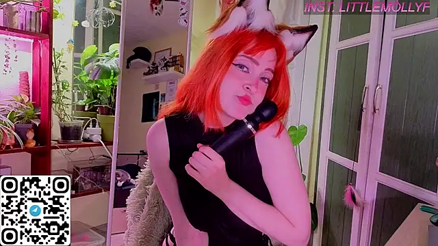 Snapshot of LittleFoxHole chatting on 05/01/26, 01:10 LittleFoxHole online show from 05/01/26, 01:10