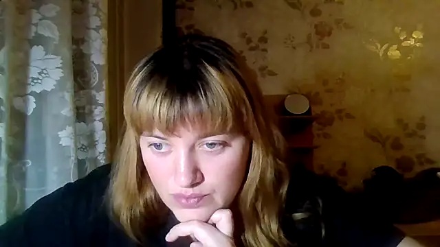 Snapshot of swett_girll chatting on 12/13/25, 07:53 swett girll online show from 12/13/25, 07:53