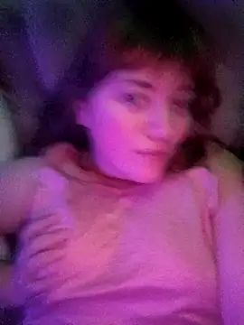 Snapshot of swett_girll chatting on 12/19/25, 01:01 swett girll online show from 12/19/25, 01:01