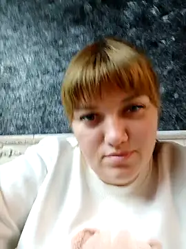 Snapshot of swett_girll chatting on 02/18/26, 03:41 swett girll online show from 02/18/26, 03:41