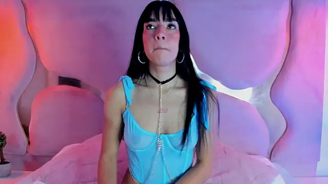 lunajones   online show from 12/13/25, 10:48