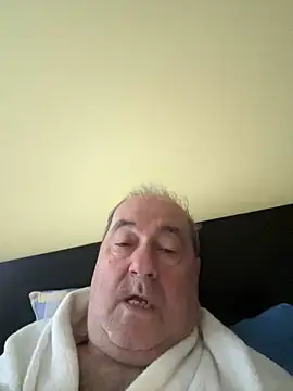 Snapshot of csikar chatting on 05/05/26, 04:53 csikar online show from 05/05/26, 04:53