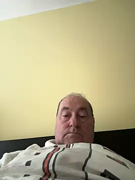 Snapshot of csikar chatting on 05/11/26, 04:51 csikar online show from 05/11/26, 04:51