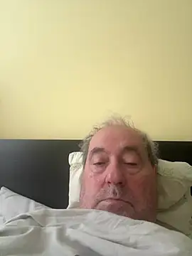Snapshot of csikar chatting on 06/24/26, 04:33 csikar online show from 06/24/26, 04:33