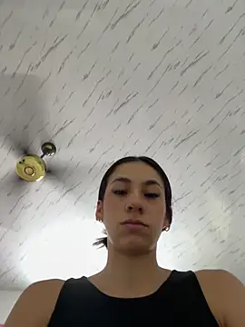 lunaluxury22 online show from 04/29/26, 01:15