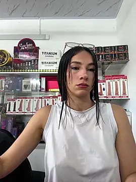 lunaluxury22 online show from 05/08/26, 01:27