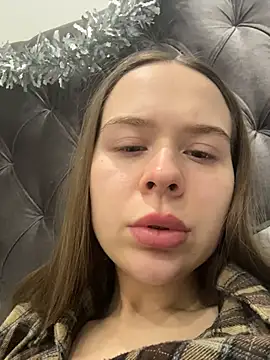 Snapshot of Nicole_Loving chatting on 12/14/25, 11:09 Nicole Loving online show from 12/14/25, 11:09