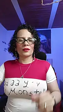 Snapshot of Daneshka_red chatting on 12/16/25, 02:49 Daneshka red online show from 12/16/25, 02:49