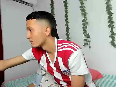 Snapshot of Shsexi_hot chatting on 12/17/25, 02:45 Shsexi hot online show from 12/17/25, 02:45