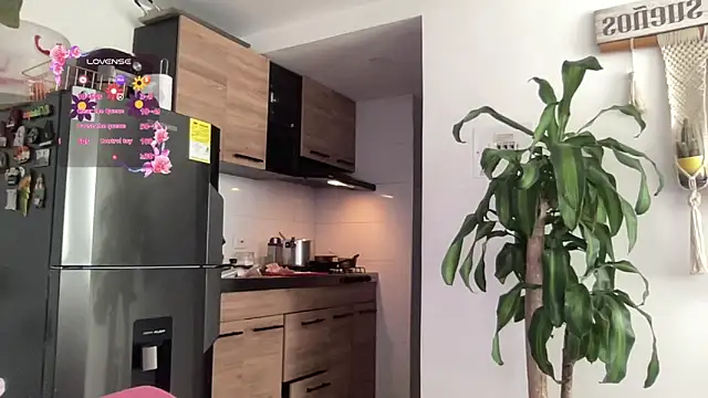 Snapshot of isa_fox_23 chatting on 02/09/26, 04:44 isa fox 23 online show from 02/09/26, 04:44