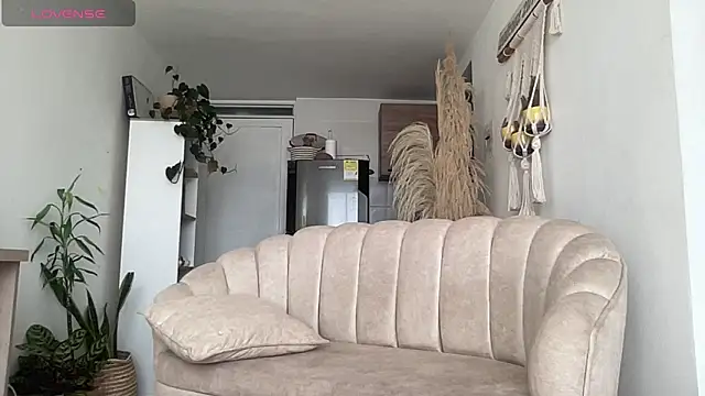 Snapshot of isa_fox_23 chatting on 06/21/26, 01:13 isa fox 23 online show from 06/21/26, 01:13