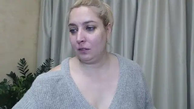 Snapshot of sweetpussy13 chatting on 12/06/24, 07:21 sweetpussy13 online show from 12/06/24, 07:21