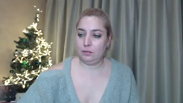 Snapshot of sweetpussy13 chatting on 12/28/24, 10:14 sweetpussy13 online show from 12/28/24, 10:14