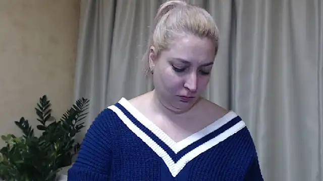 Snapshot of sweetpussy13 chatting on 01/23/25, 10:54 sweetpussy13 online show from 01/23/25, 10:54