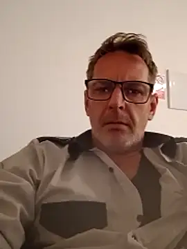 Markonlynew online show from 12/18/25, 11:33