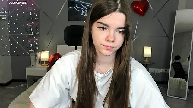 Snapshot of miss__evelyne chatting on 02/23/26, 01:03 miss evelyne online show from 02/23/26, 01:03