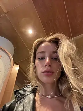 Snapshot of sssativa_more chatting on 03/03/26, 06:30 sssativa more online show from 03/03/26, 06:30