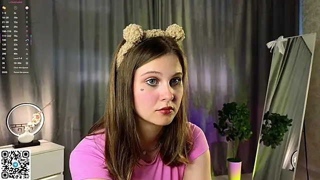Snapshot of OpalEternis chatting on 06/09/26, 02:28 OpalEternis online show from 06/09/26, 02:28