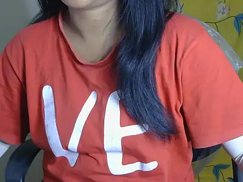 Snapshot of Cristina_love69 chatting on 04/09/26, 05:40 Cristina love69 online show from 04/09/26, 05:40