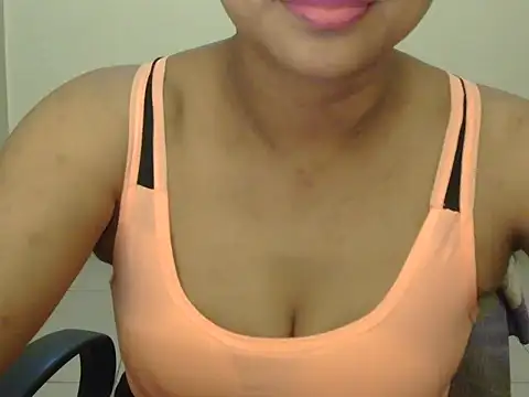 Snapshot of Cristina_love69 chatting on 07/06/26, 08:44 Cristina love69 online show from 07/06/26, 08:44