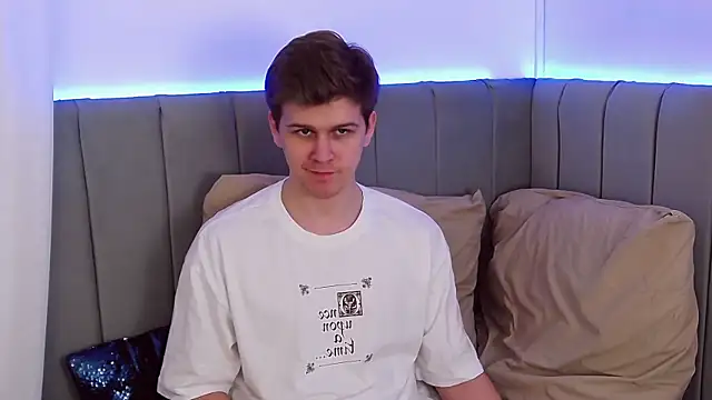 NickJohnas online show from 12/19/25, 09:16