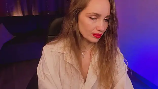 Snapshot of Vivien_Star chatting on 12/16/25, 05:45 Vivien Star online show from 12/16/25, 05:45