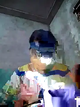 Snapshot of honey-kis chatting on 12/17/25, 12:00 honey-kis online show from 12/17/25, 12:00