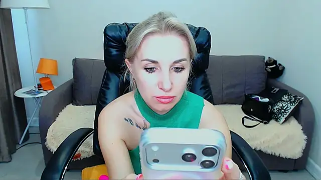 Hanna--Sweet online show from 06/16/26, 10:51