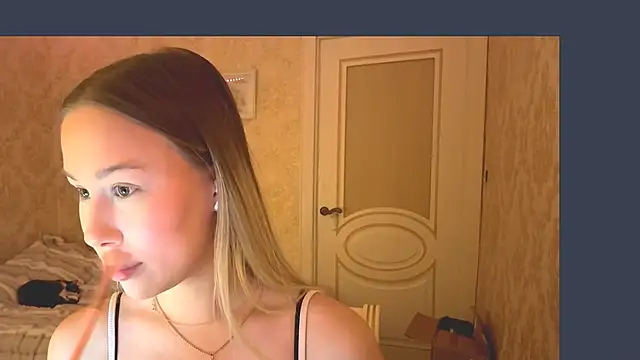 Snapshot of LashandraGiacomelli chatting on 12/14/25, 04:34 LashandraGiacomelli online show from 12/14/25, 04:34