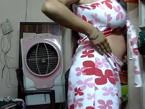 Snapshot of hot-riyaaa chatting on 03/08/26, 11:58 hot-riyaaa online show from 03/08/26, 11:58